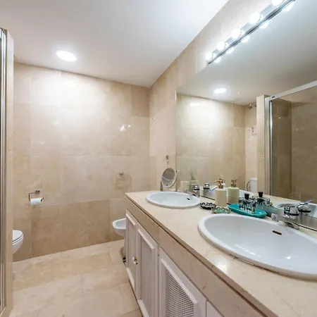 Stylish Luxury In Nueva Andalucia