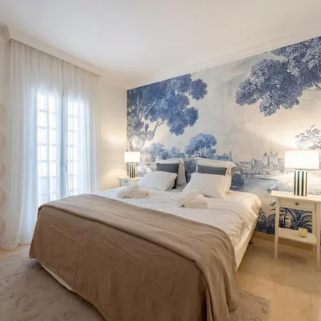 Stylish Luxury In Nueva Andalucia Апартаменти