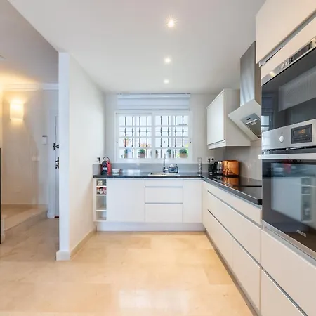 Stylish Luxury In Nueva Andalucia